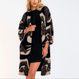 Classy Black Fuzzy Knit Abstract Print Cardigan